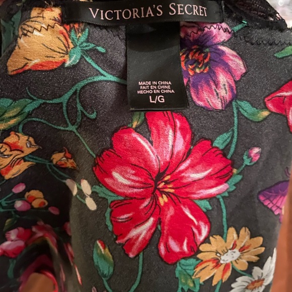 Lace & Floral Victoria’s Secret Nightgown - Picture 5 of 5